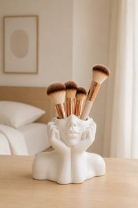 Sakinah Sculptural Face Brush Holder