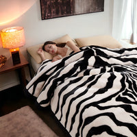 Selimut Bulu Halus Jumbo 200x230 cm Polyester Lembut Tebal Motif Dewasa