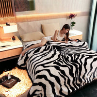 Selimut Bulu Halus Jumbo 200x230 cm Polyester Lembut Tebal Motif Dewasa