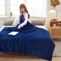 Selimut Bulu Halus Embos 180x200 cm Polyester Lembut Elegan