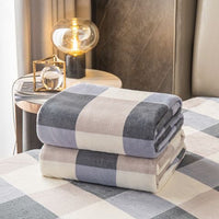 Selimut Bulu Halus Dewasa 180x200 cm Polyester Lembut Motif Stylish
