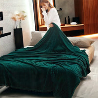 Selimut Bulu Halus Embos 180x200 cm Polyester Lembut Elegan