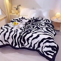 Selimut Bulu Halus Jumbo 200x230 cm Polyester Lembut Tebal Motif Dewasa